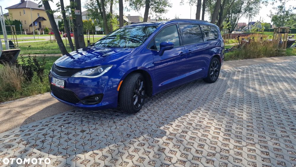 Chrysler Pacifica - 7
