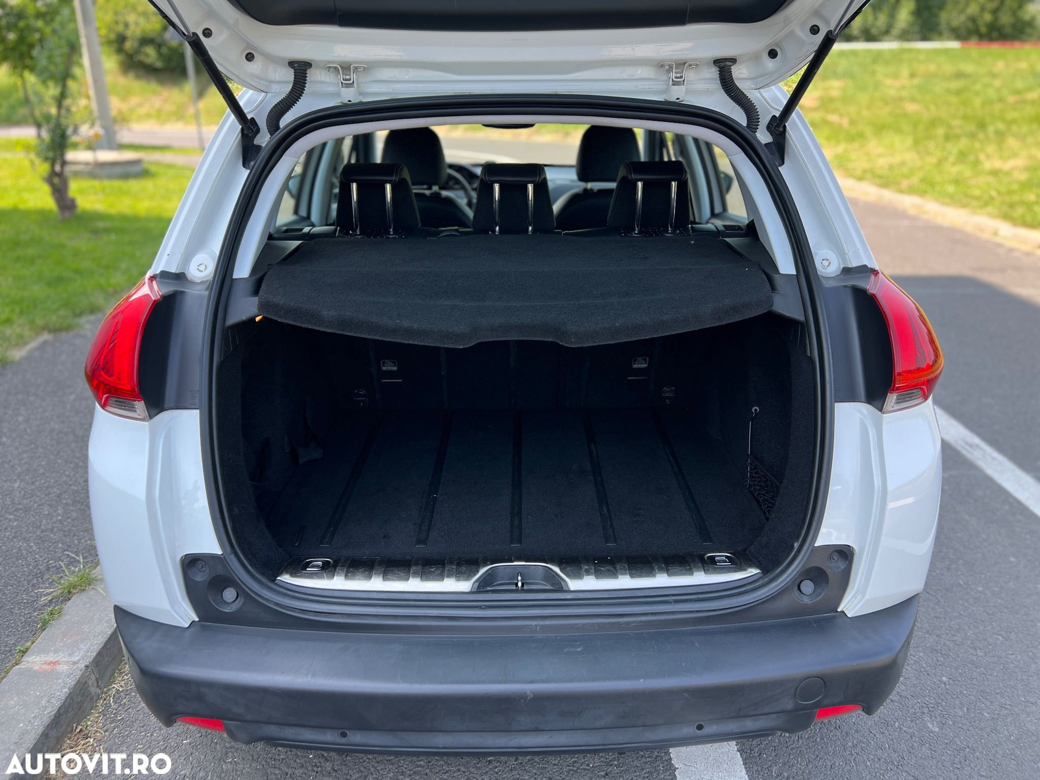 Peugeot 2008 BlueHDi FAP 120 STOP & START Crossway - 12