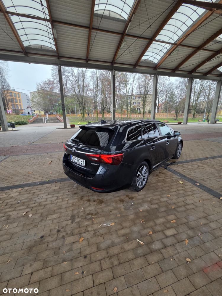 Toyota Avensis 1.8 Premium - 11