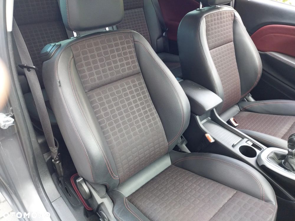 Opel Astra GTC 1.4 Turbo - 21