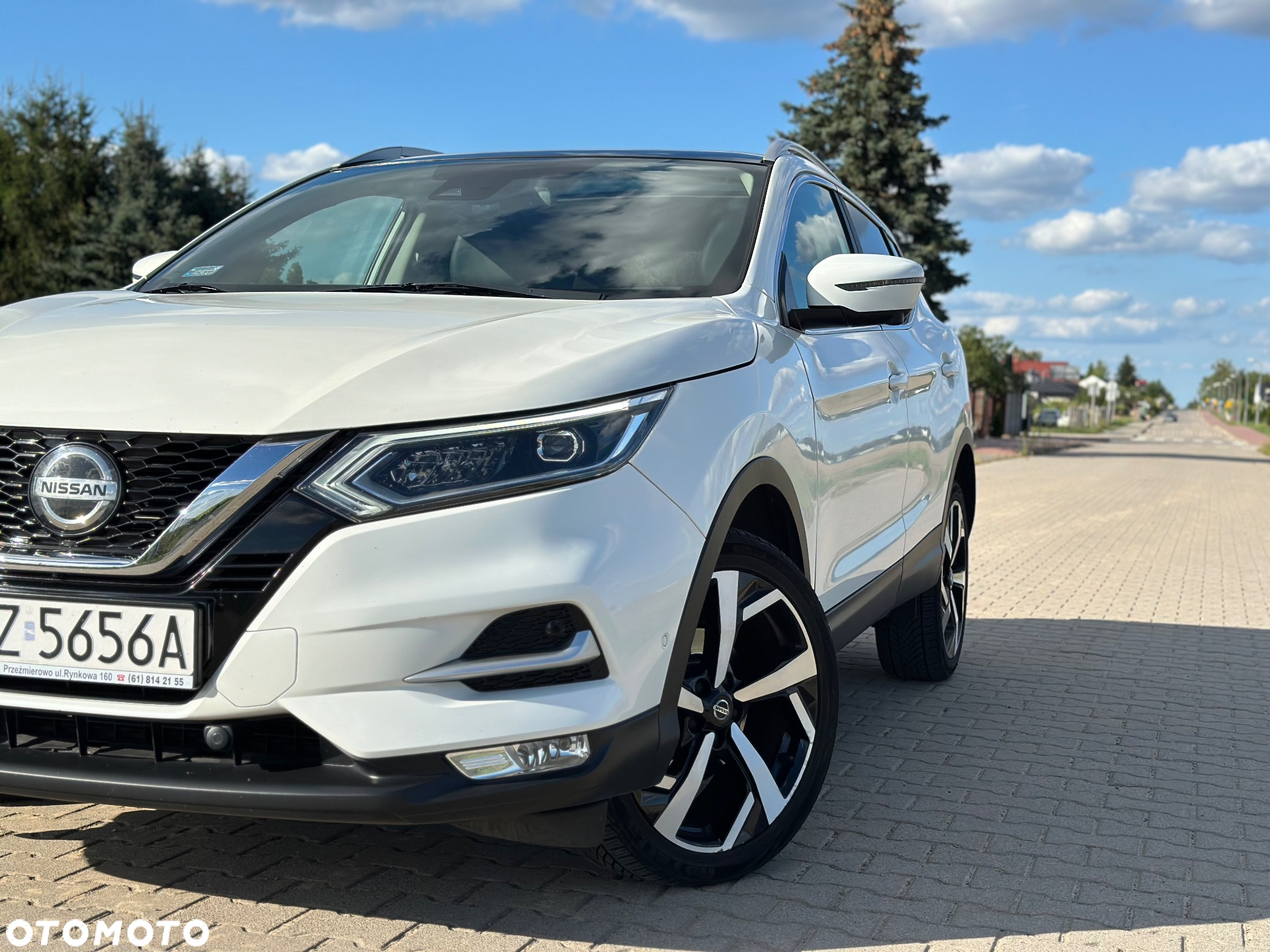 Nissan Qashqai 1.6 DCi 4x4 Tekna+ - 24