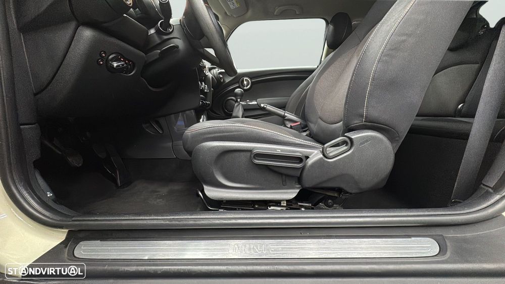 MINI 3 Portas One D - 8