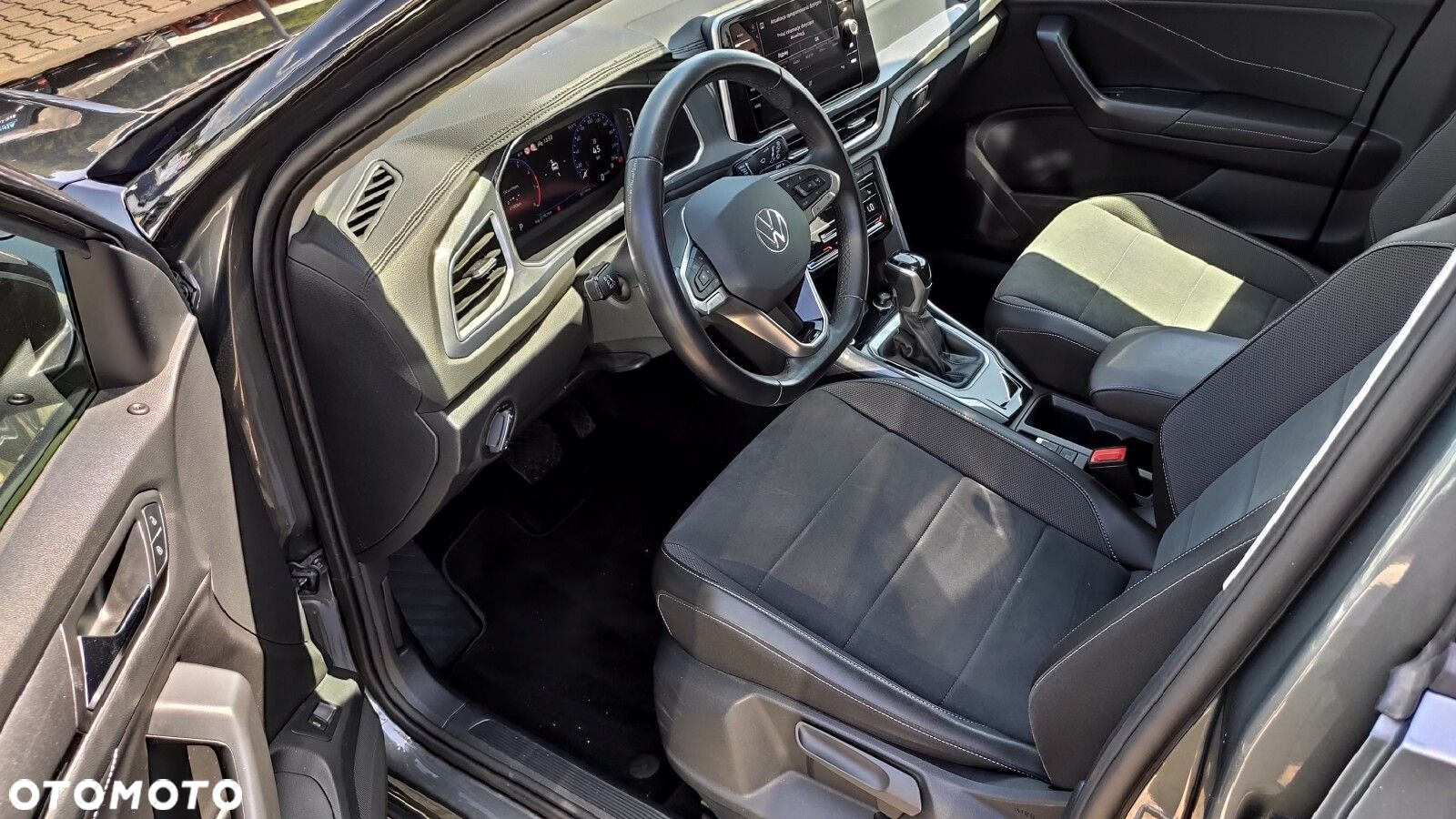 Volkswagen T-Roc - 10