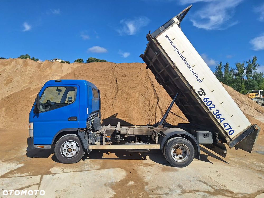 Mitsubishi FUSO CANTER - 1