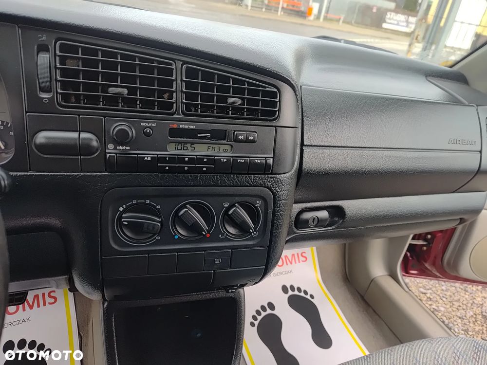 Volkswagen Golf 1.8 - 17