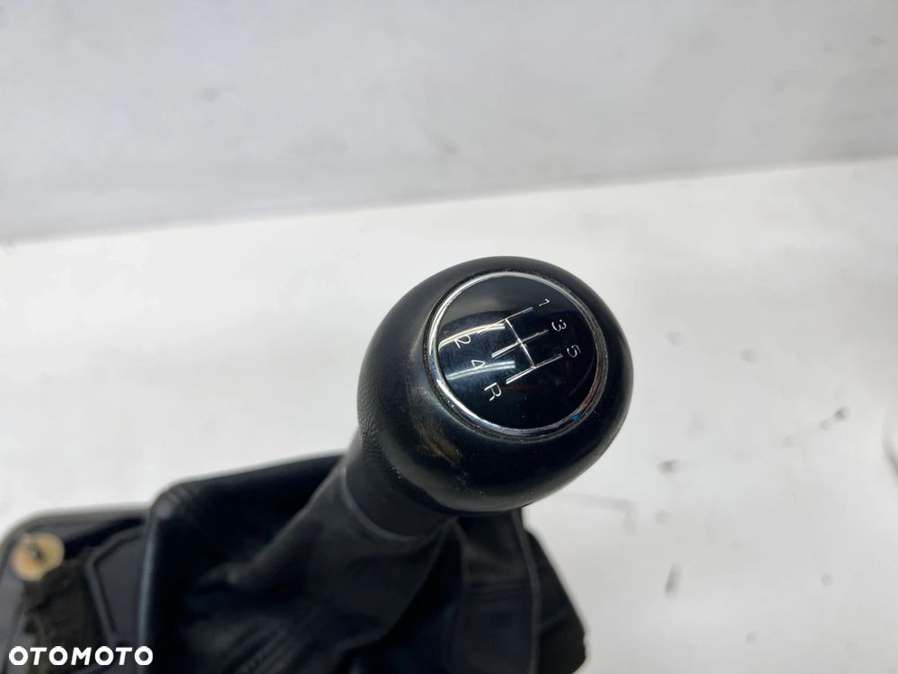 WYBIERAK BIEGÓW LEWAREK AUDI A4 B6 B7 8E0711290 8E0711613D 8E0711271G 5-B - 6