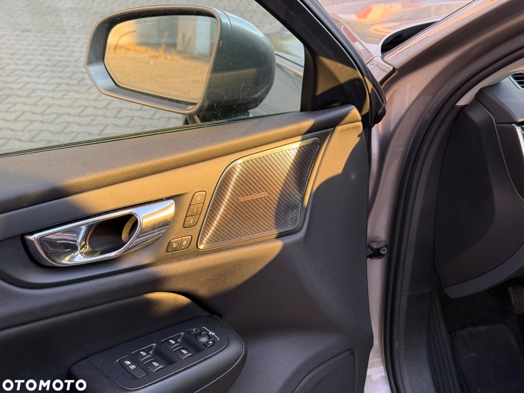 Volvo S60 T5 Momentum Pro - 10