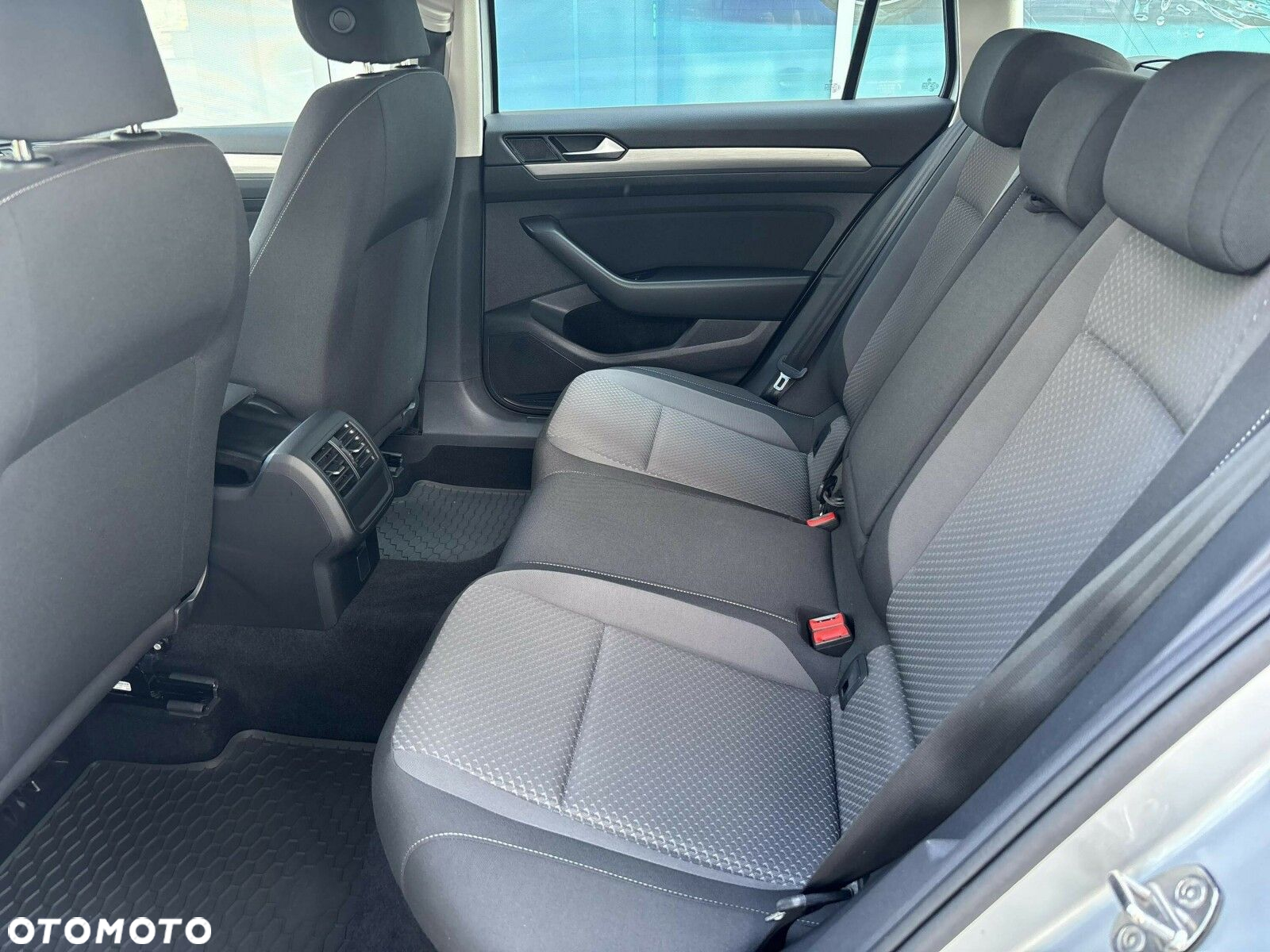 Volkswagen Passat 2.0 TDI EVO Business - 13