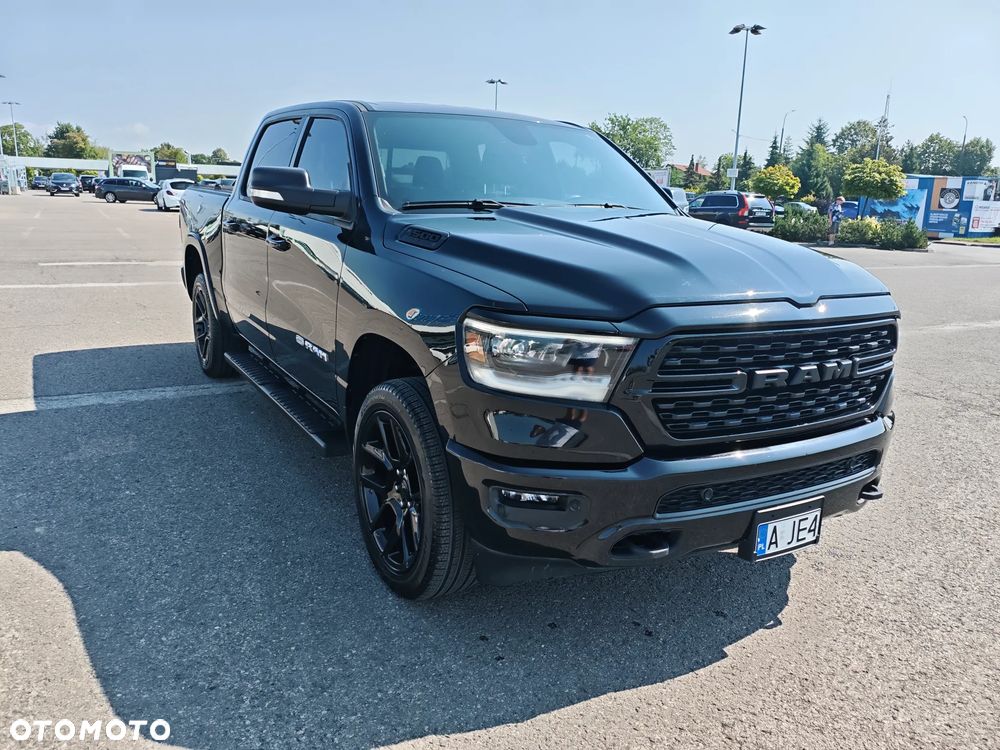 RAM 1500 5.7 Crew Cab Shortbed Bighorn Black - 1