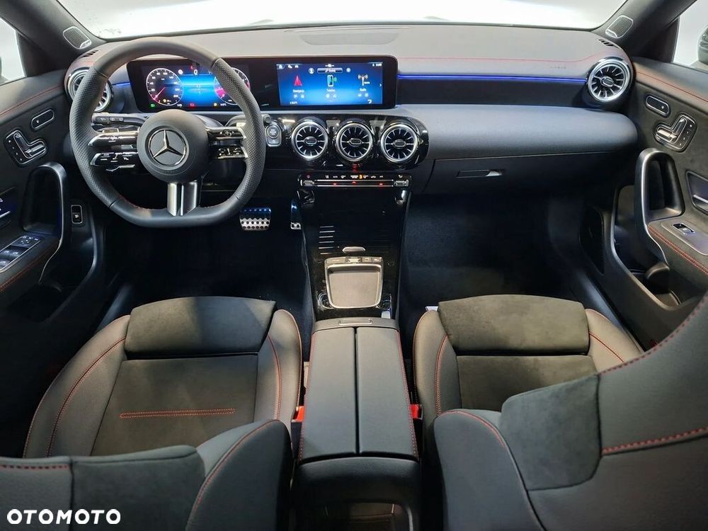 Mercedes-Benz CLA 200 AMG Line 7G-DCT - 3
