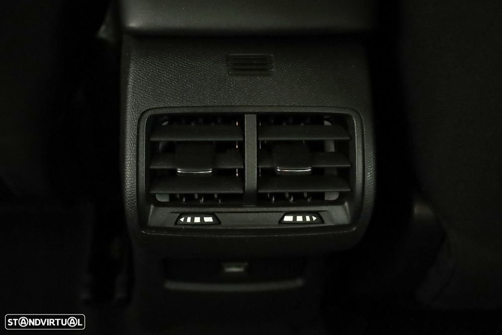 Citroën C4 X 1.2 PureTech Plus EAT8 - 23