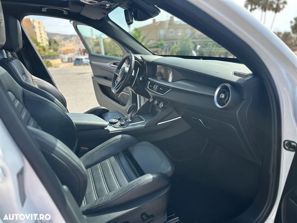 Alfa Romeo Stelvio 2.0 Turbo 16V AT8-Q4 Super - 15