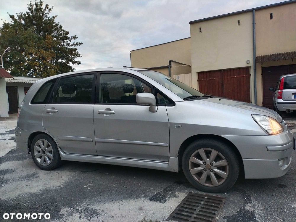 Suzuki Liana