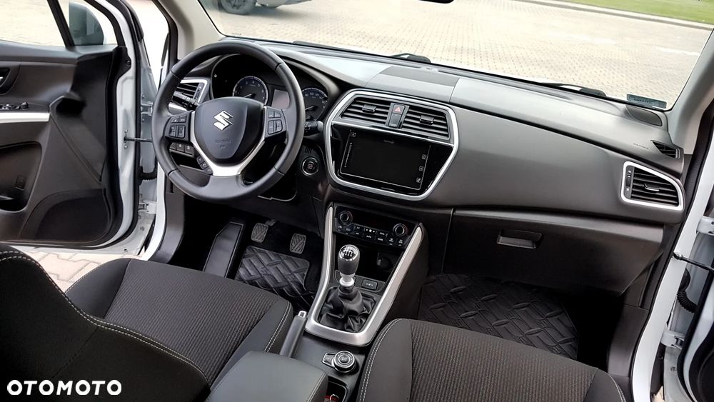 Suzuki S-Cross - 24