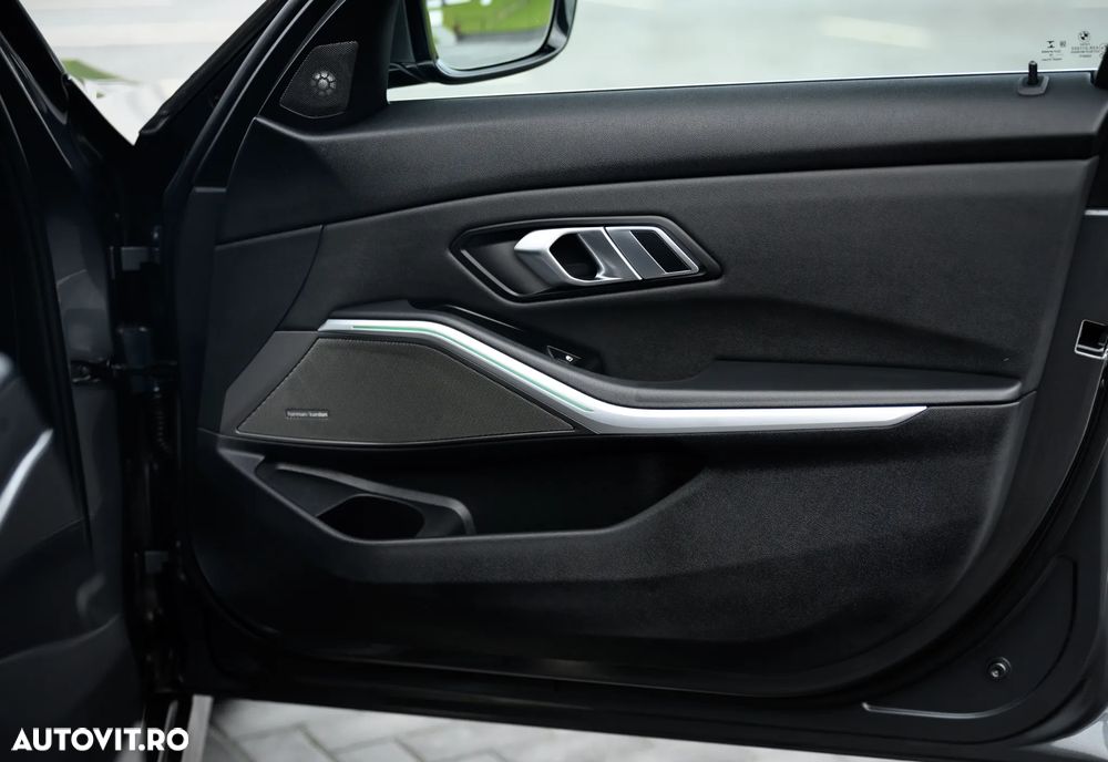 BMW Seria 3 330i AT - 17