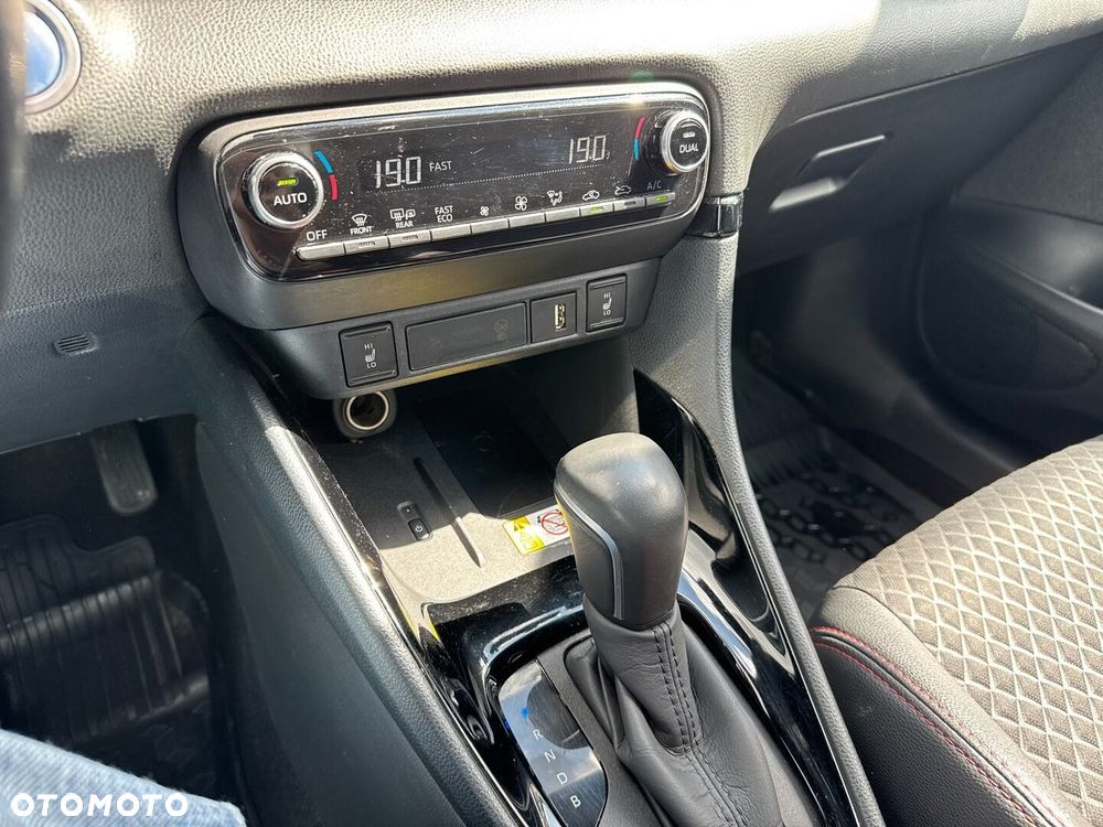 Toyota Yaris - 25