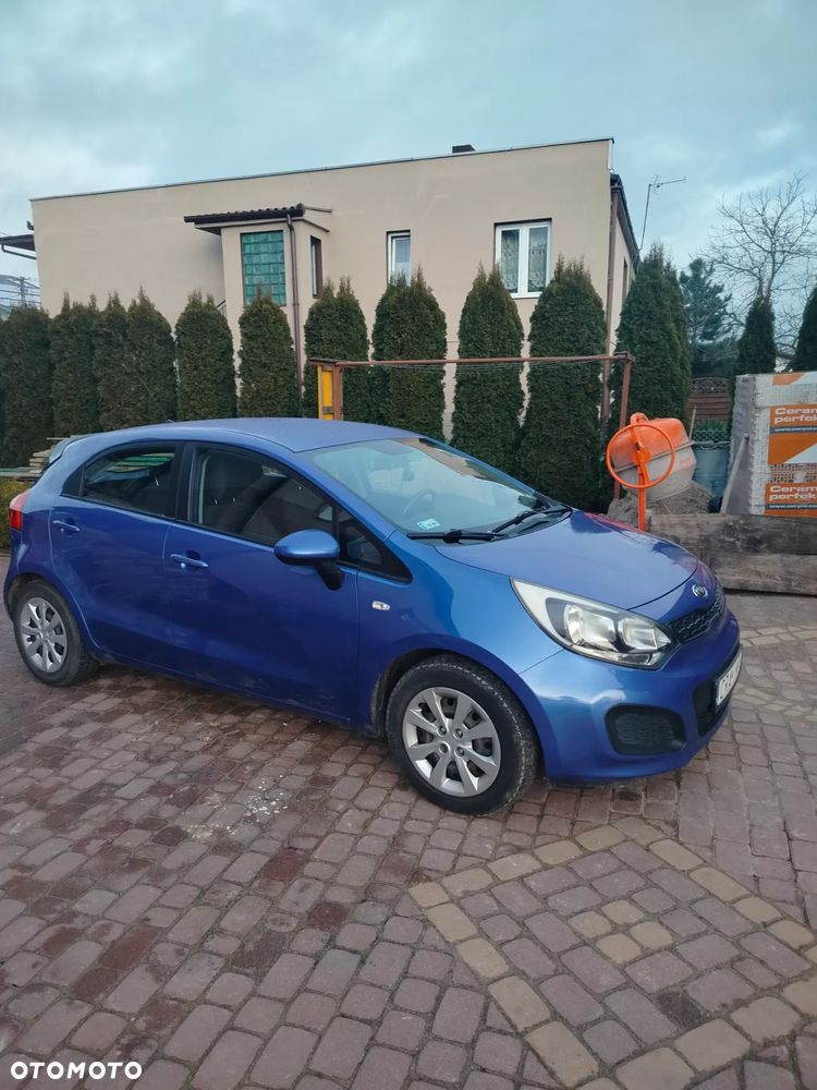 Kia Rio - 7