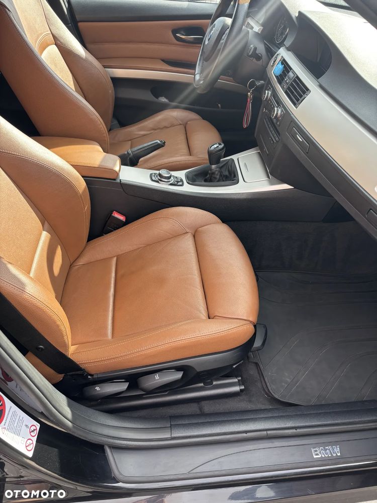 BMW Seria 3 320d - 16