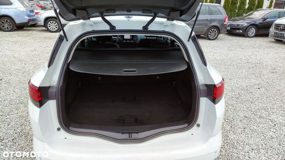 Renault Megane ENERGY TCe 140 EDC BUSINESS - 8