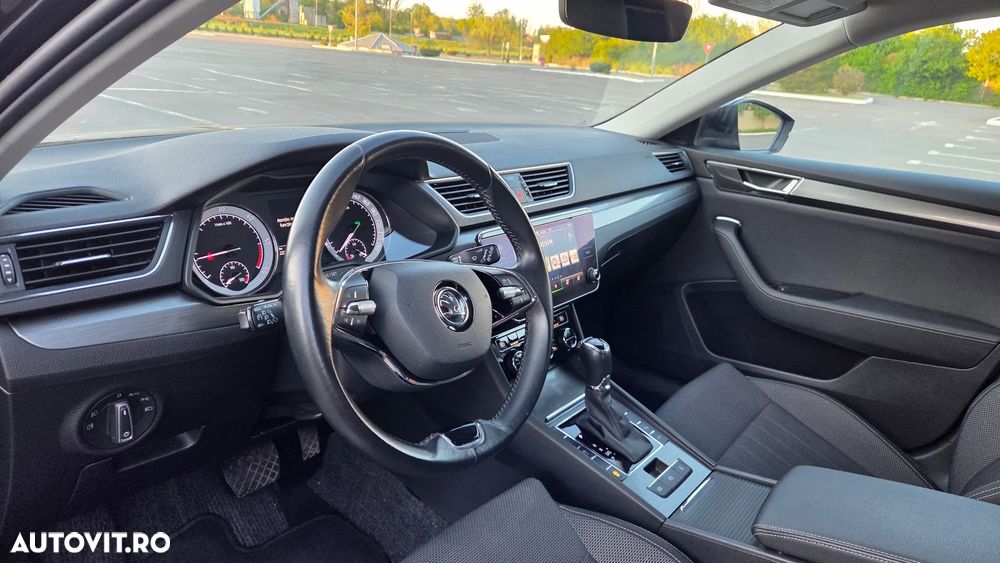Skoda Superb 2.0 TDI DSG Style - 29