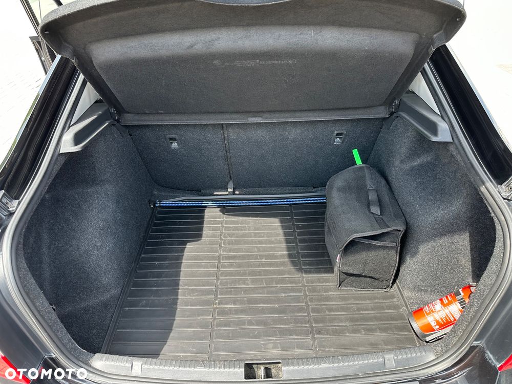 Skoda RAPID 1.2 TSI Ambition - 10