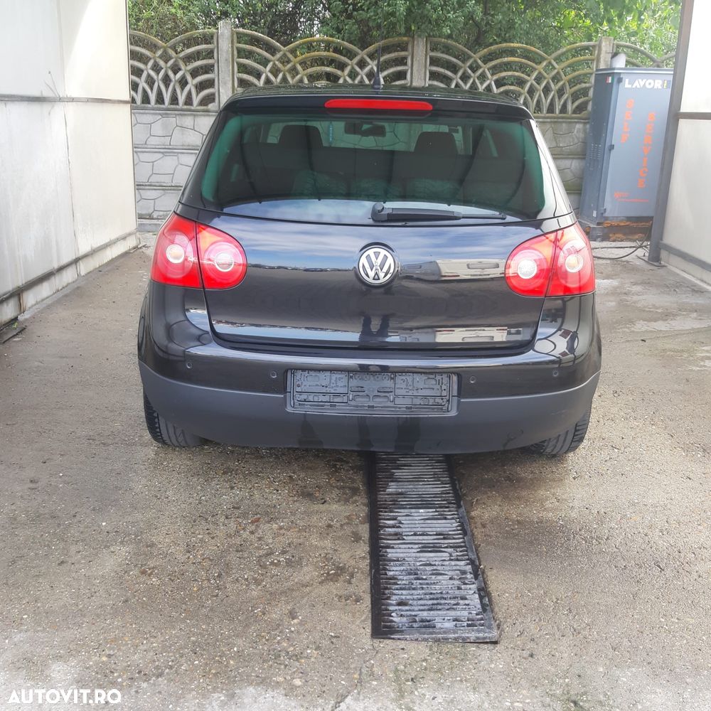 Volkswagen Golf - 6