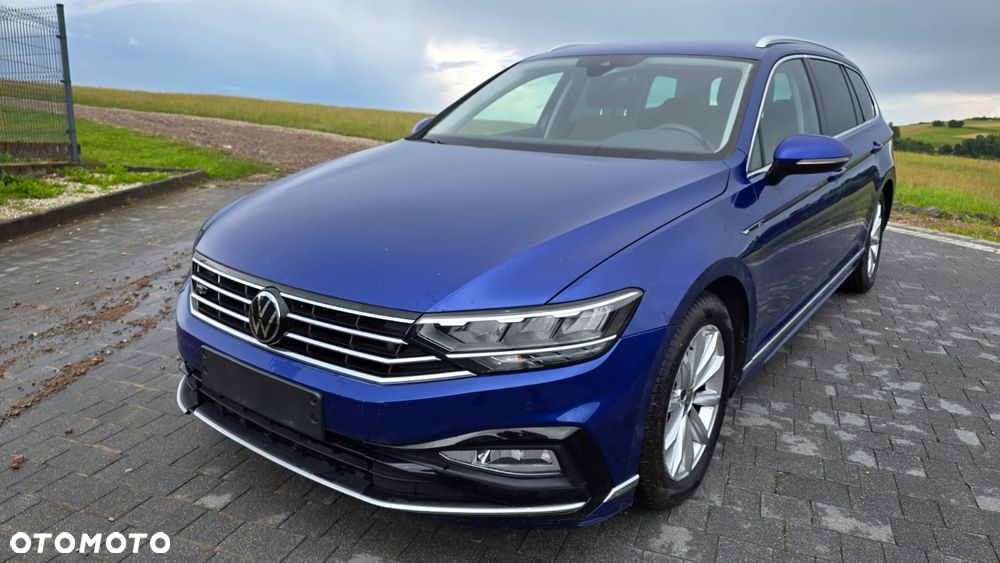 Volkswagen Passat Variant 2.0 TDI SCR DSG R-Line - 3