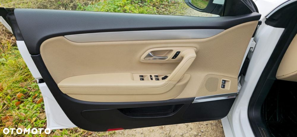 Volkswagen CC 3.6 V6 4Motion DSG - 17