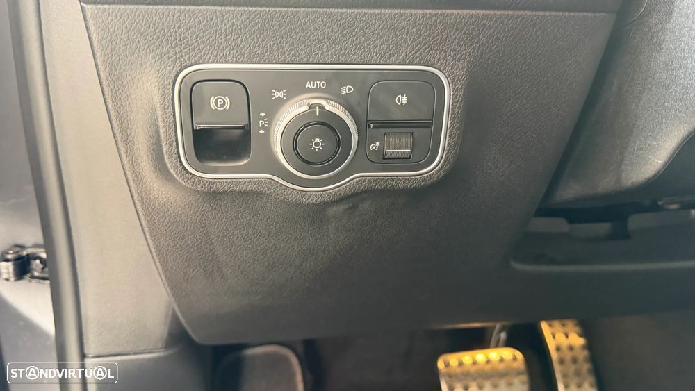 Mercedes-Benz GLB 180 d AMG Line - 19