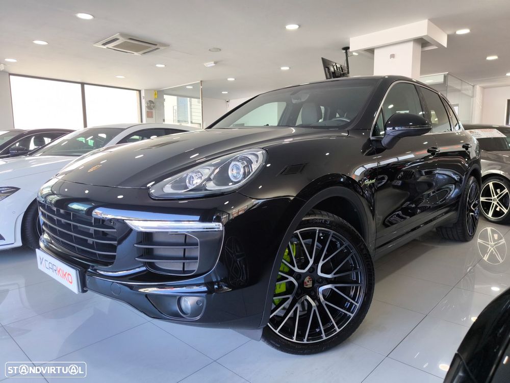 Porsche Cayenne S E-Hybrid - 2