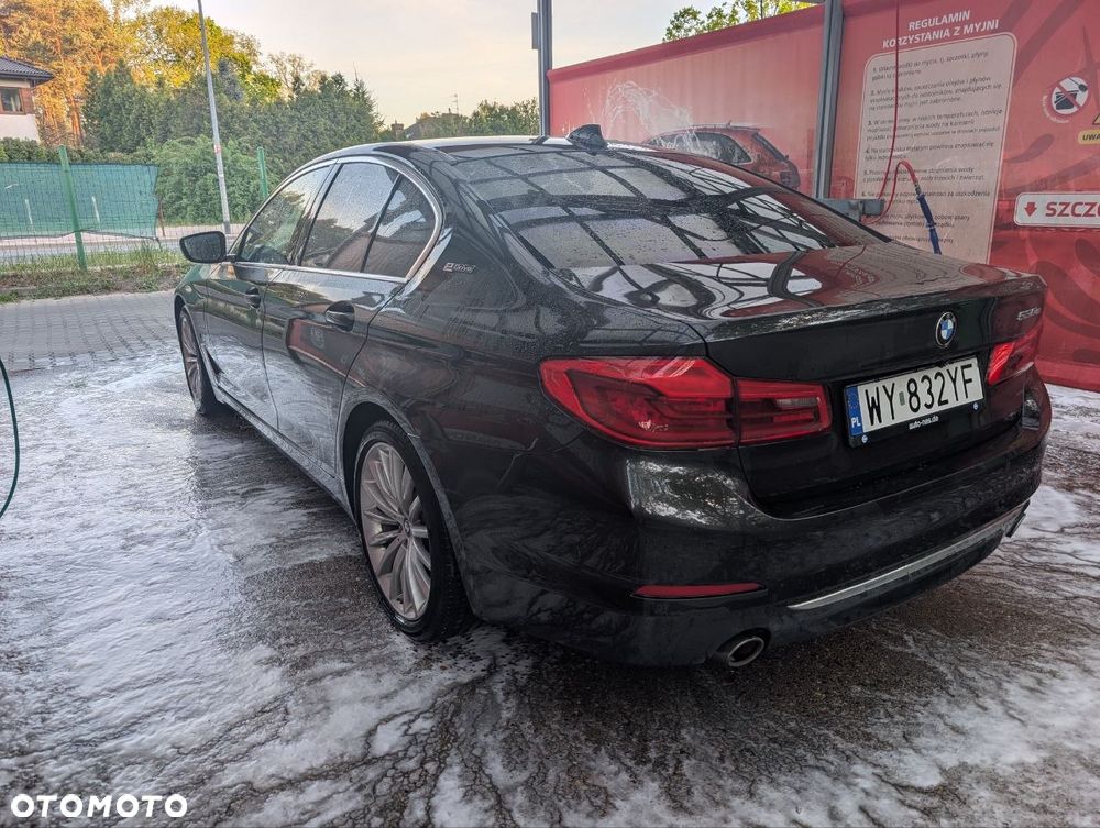 BMW Seria 5 530e iPerformance Luxury Line - 9