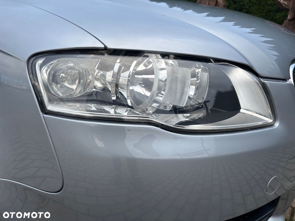 Audi A4 Limousine - 11