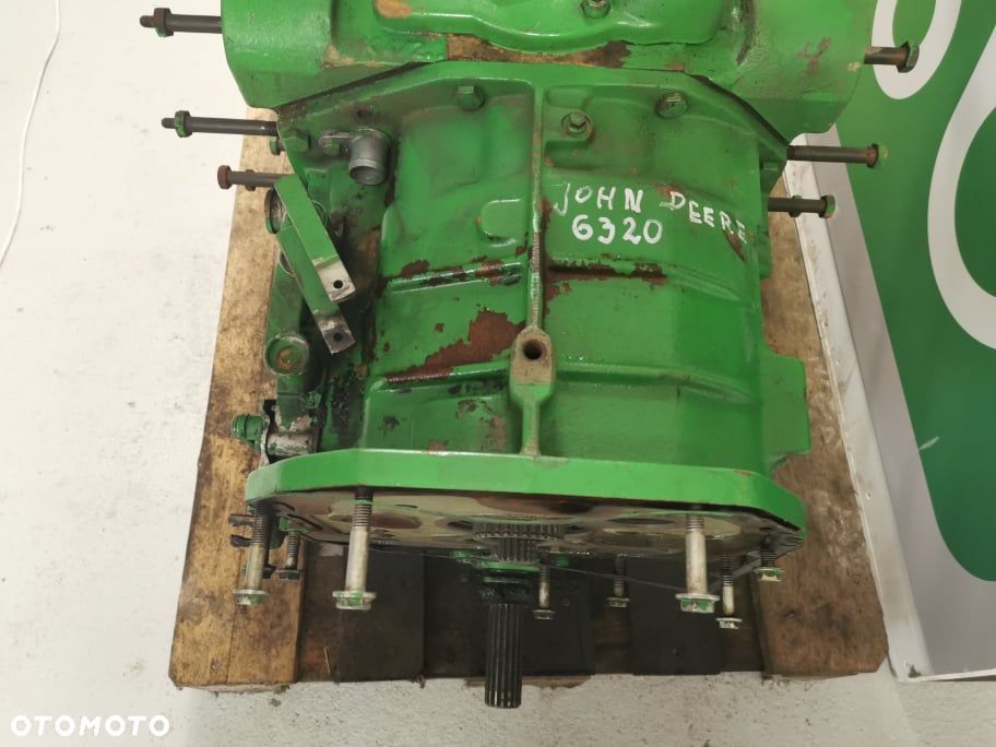 Przekładnia manualna John Deere 6330 {L166551 L166551 L166553 L1665534} - 4