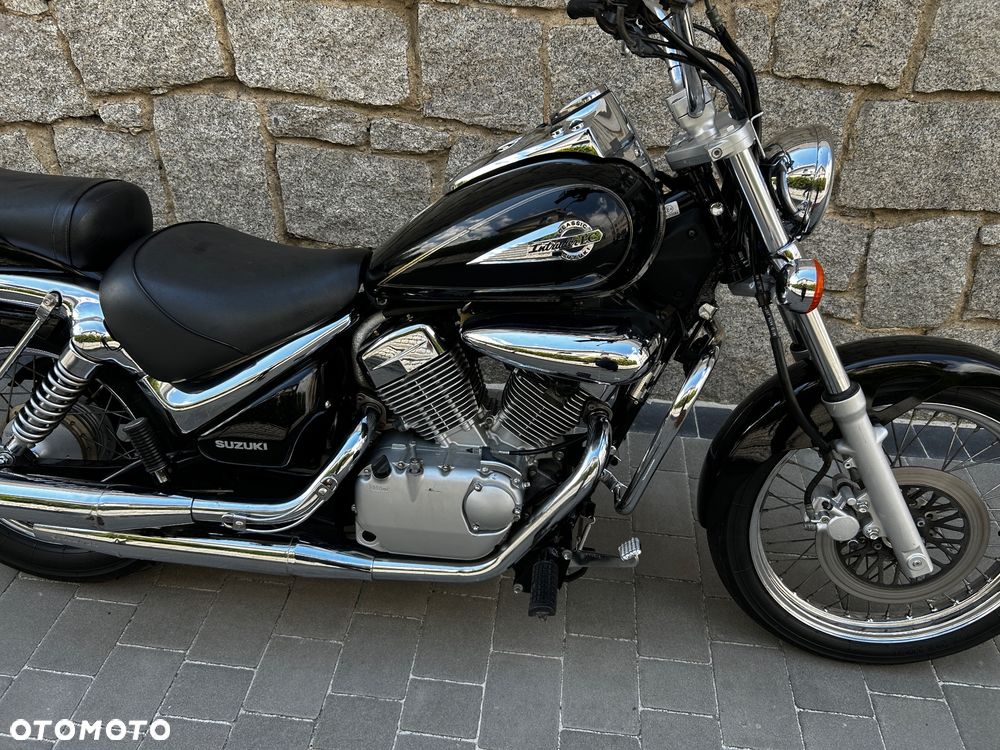 Suzuki Intruder - 6