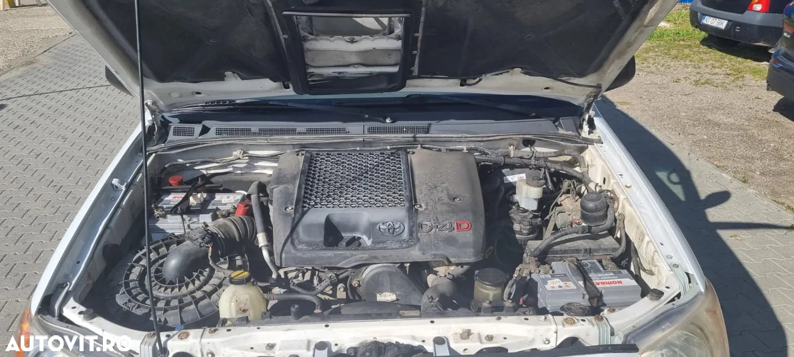 Toyota Hilux 4x4 Double Cab - 9