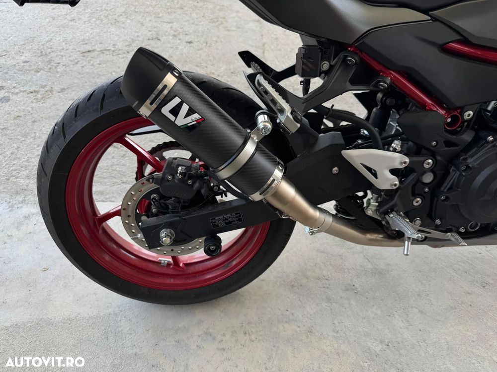 Kawasaki Z 500 SE - 11