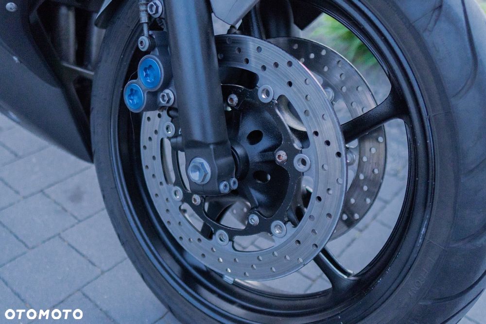Yamaha R6 - 7