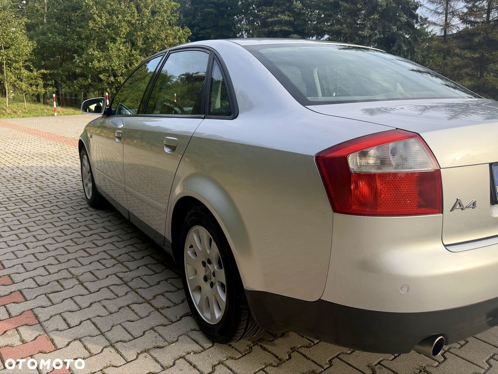 Audi A4 Limousine - 5