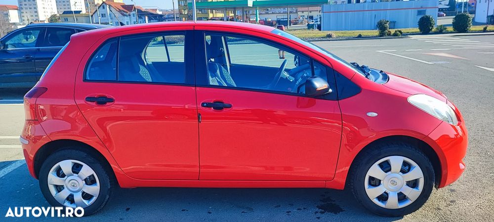 Toyota Yaris 1.0 VVT-i - 9