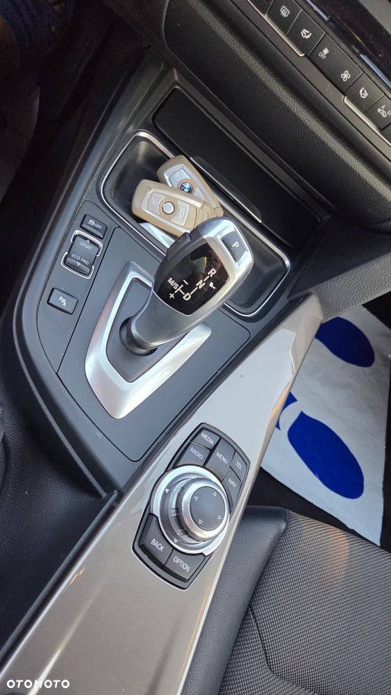 BMW Seria 3 318d Modern Line - 18