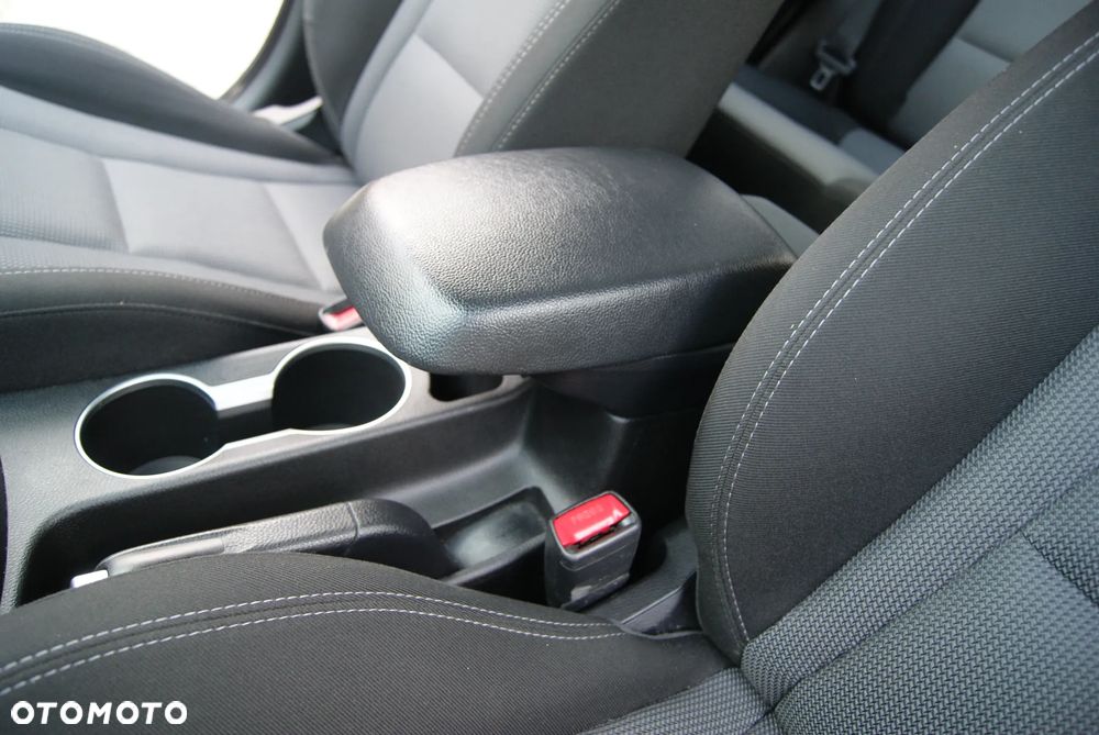 Hyundai i30 1.6 Fifa World Cup Edition - 31