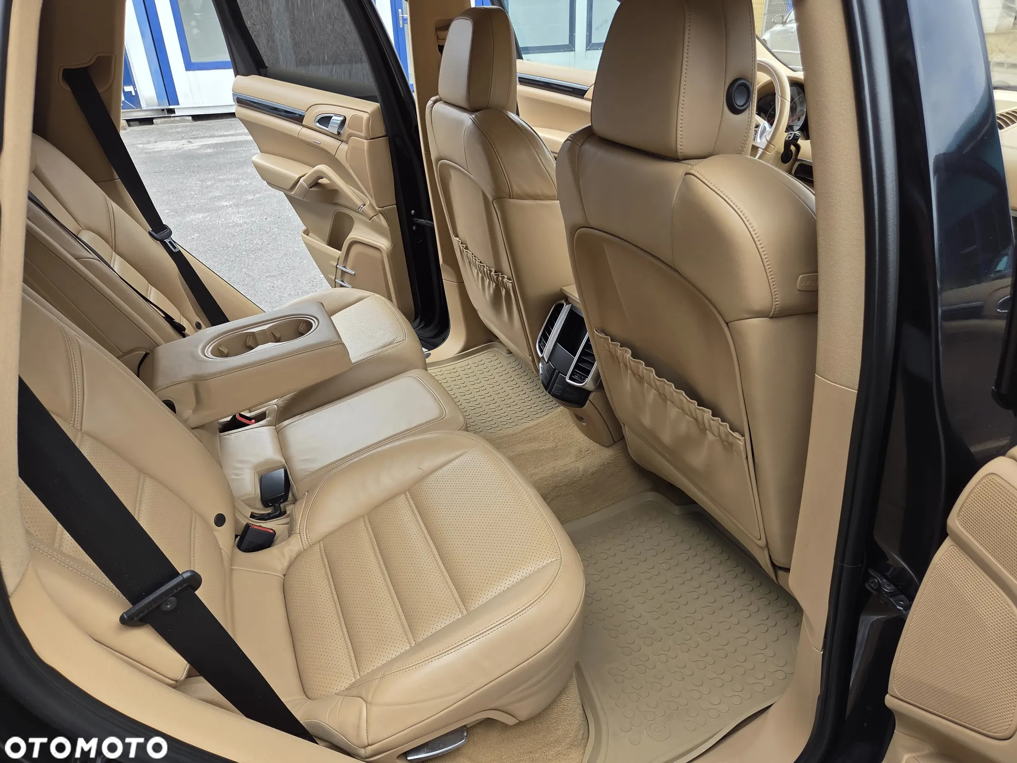 Porsche Cayenne S - 30