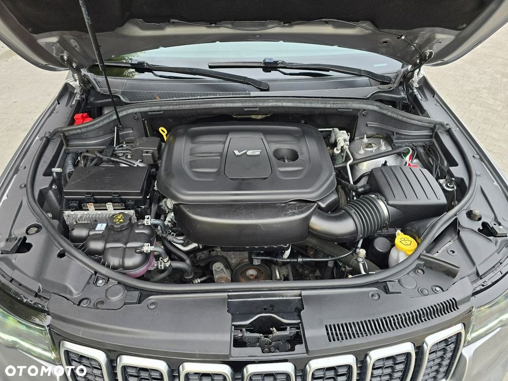 Jeep Grand Cherokee - 22