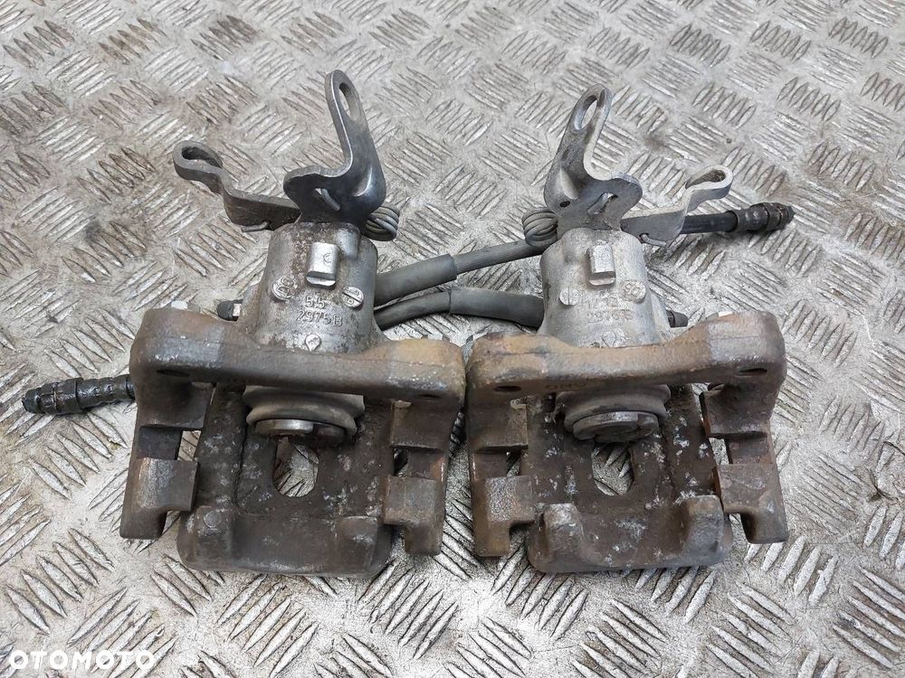 ZACISK HAMULCOWY LEWY TYŁ + PRAWY TYŁ OCTAVIA III - 4