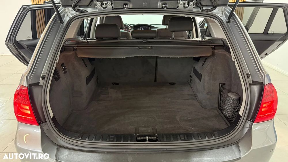 BMW Seria 3 320d DPF Touring - 18