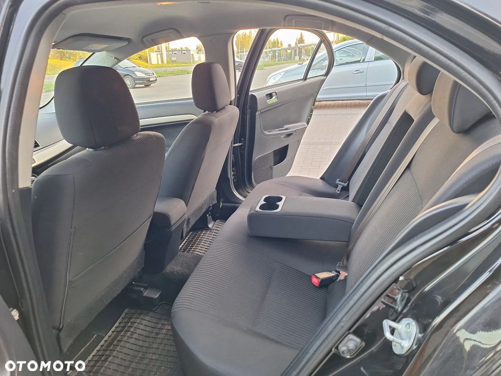 Mitsubishi Lancer 1.6 Invite - 12
