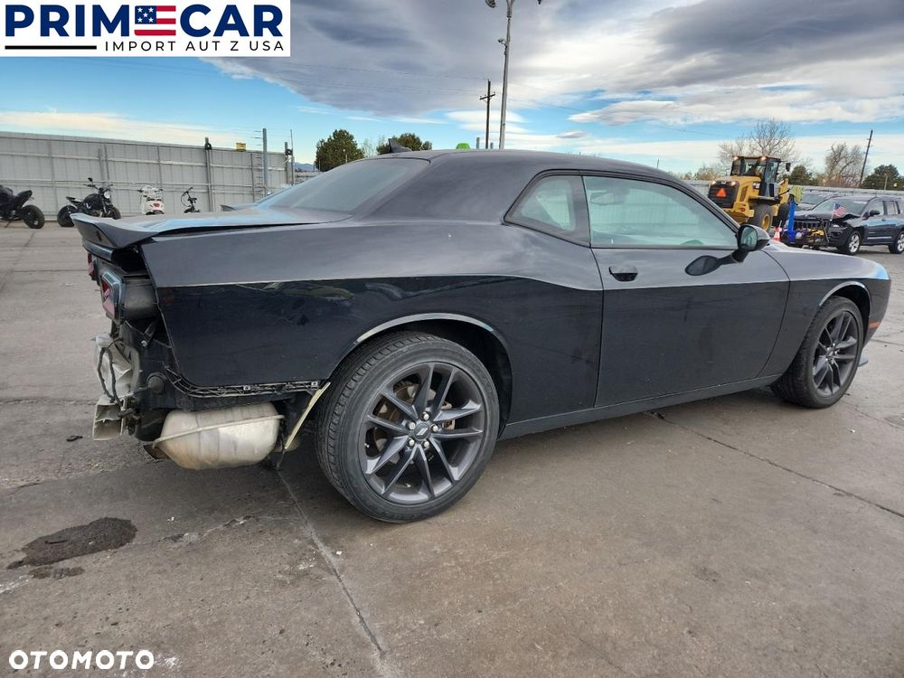 Dodge Challenger - 2