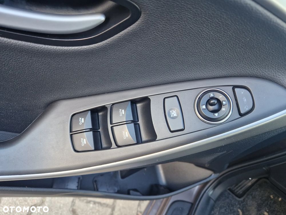 Hyundai i30 blue 1.6 GDI YES Gold - 12