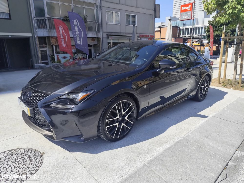 Lexus RC 300h Black Edition - 12