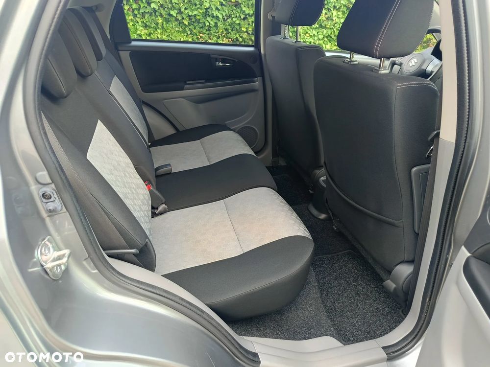 Suzuki SX4 1.6 Comfort Plus - 19